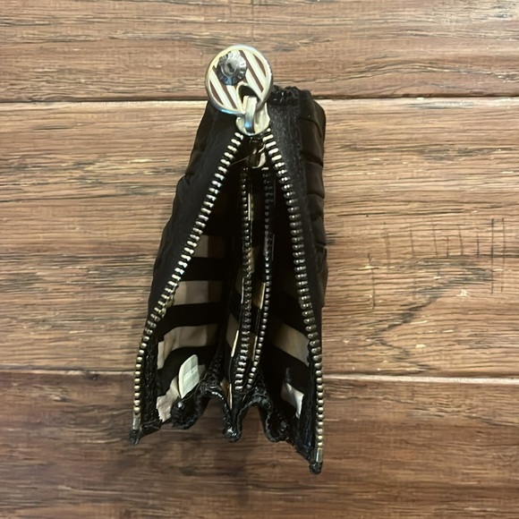 Henri Bendel Black Satin Pleated Small Coin Purse - Picture 2 of 7